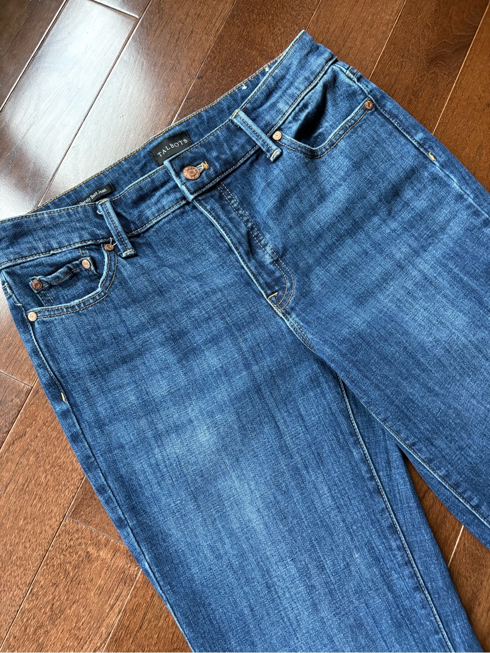 Talbots Barely Boot Jean 4 Straight-Leg Medium-Dark Wash Blue Denim 5-Pocket